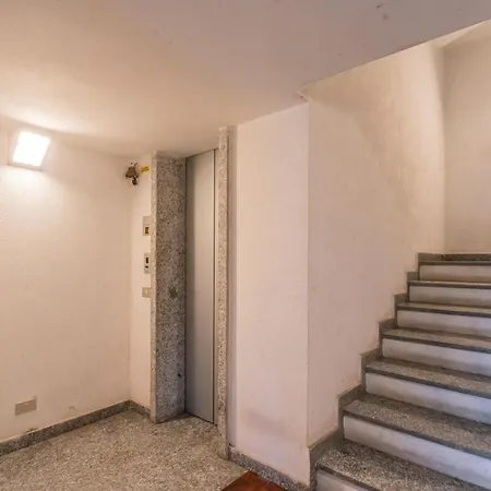 Lara Apartment *