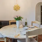 Apartament Lara *